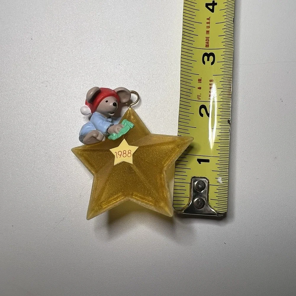 Hallmark 1988 Chris Mouse Star Series Lighted Christmas Ornament‎